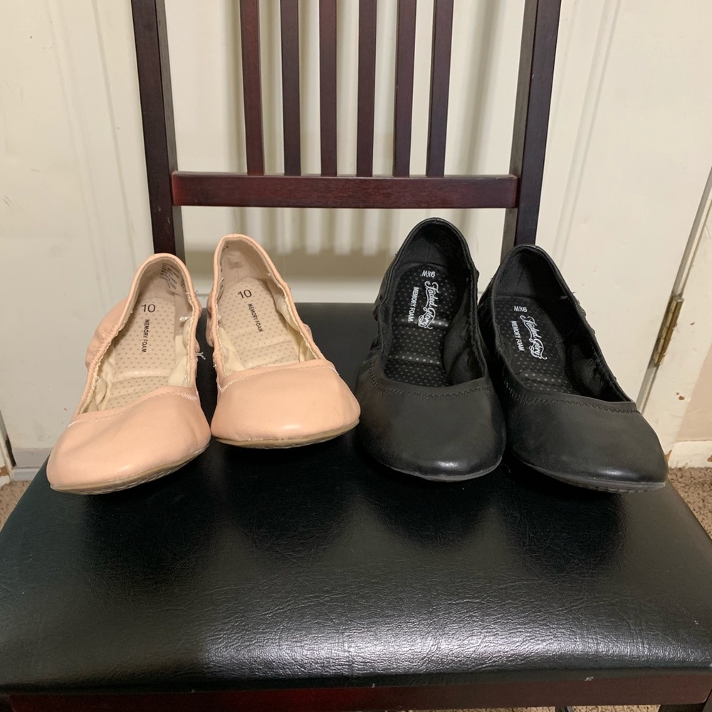 2 pair of flats